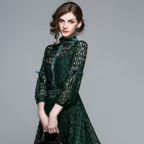 Green Lace dress - Picture 1 of 8